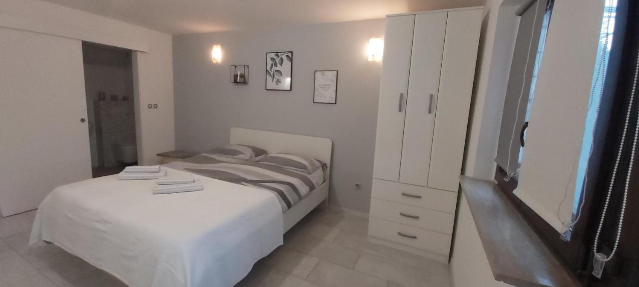 Studio Apartments Igor فيرسار المظهر الخارجي الصورة